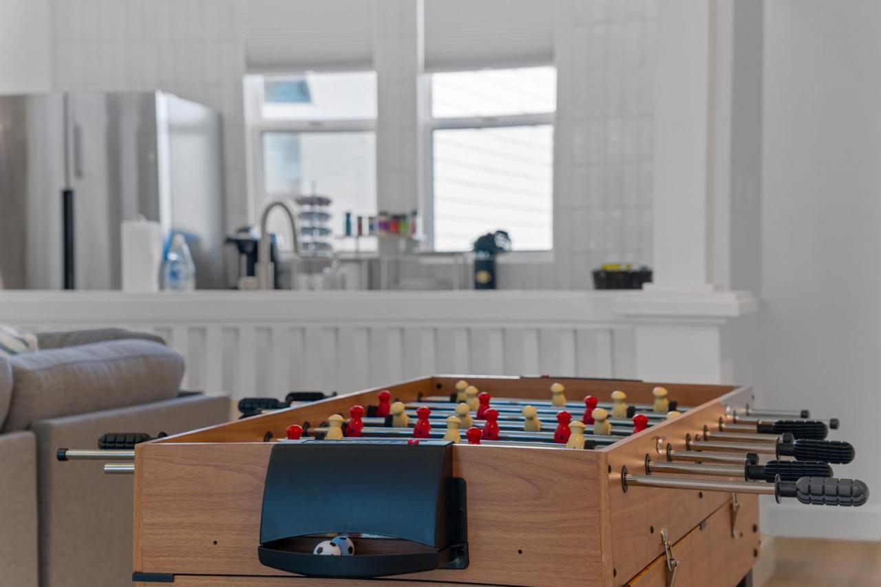 Stylish Phoenix Townhome - Foosball Table, Laundry, Parking! Экстерьер фото
