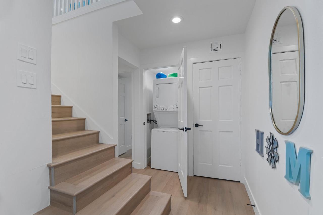 Stylish Phoenix Townhome - Foosball Table, Laundry, Parking! Экстерьер фото
